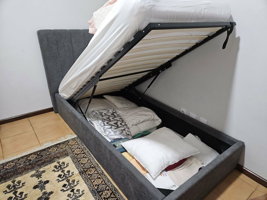 Cama com Arrumação (tipo baú) – Excelente estado