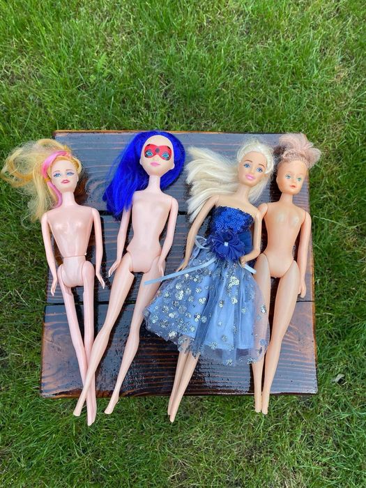 Бізі куб та ляльки