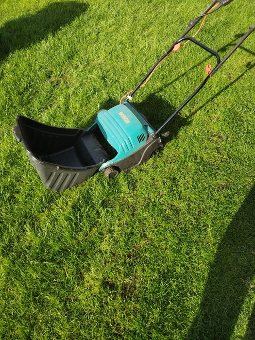 Bosch AMR 32F aerator do trawy
