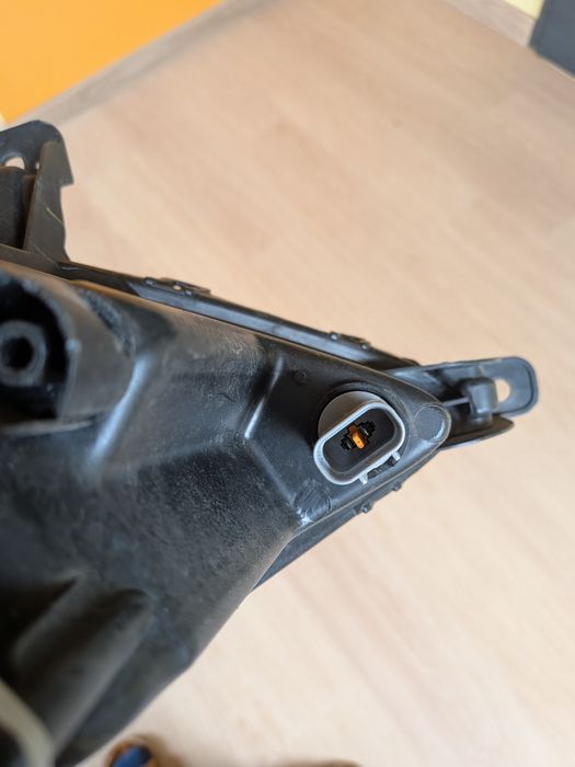 Hyundai i20 lift 2012- halogen+ światło jazdy dziennej LED DRL lewe