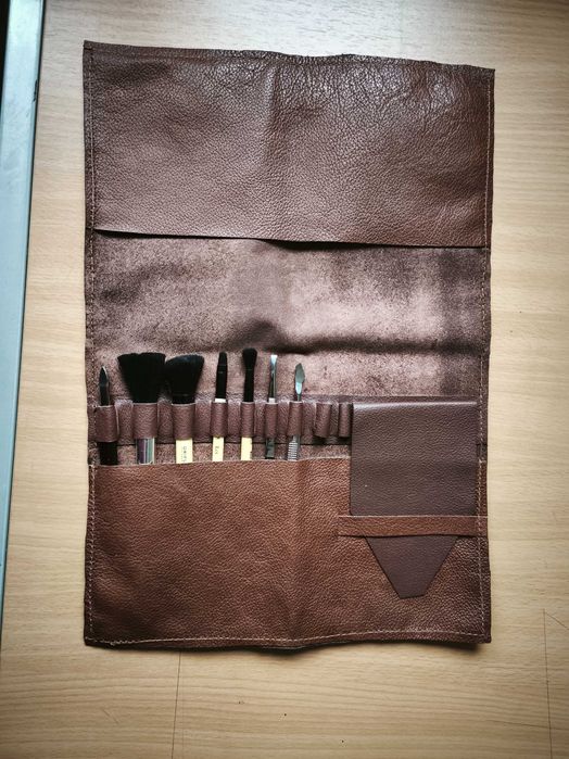 Estojo para maquilhagem em couro