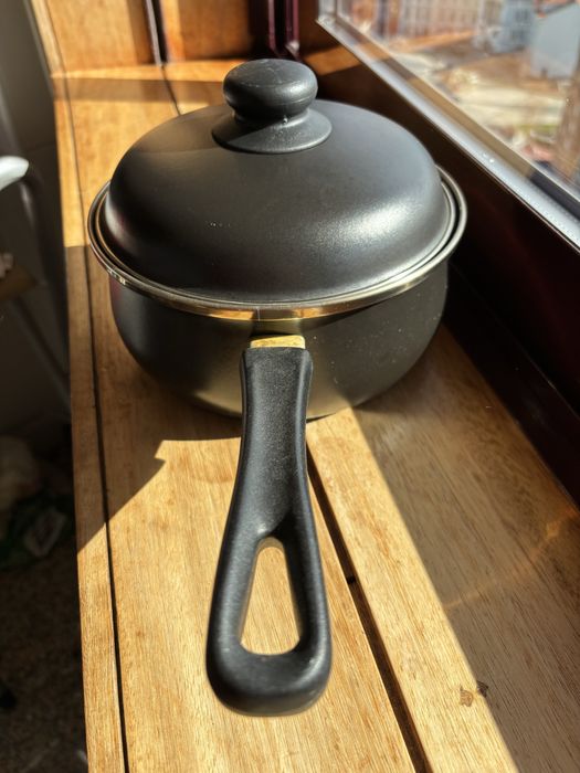 Tacho/panela com tampa