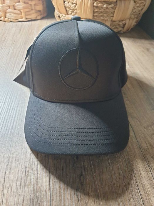 Boné preto/turquesa da marca Mercedes-Benz