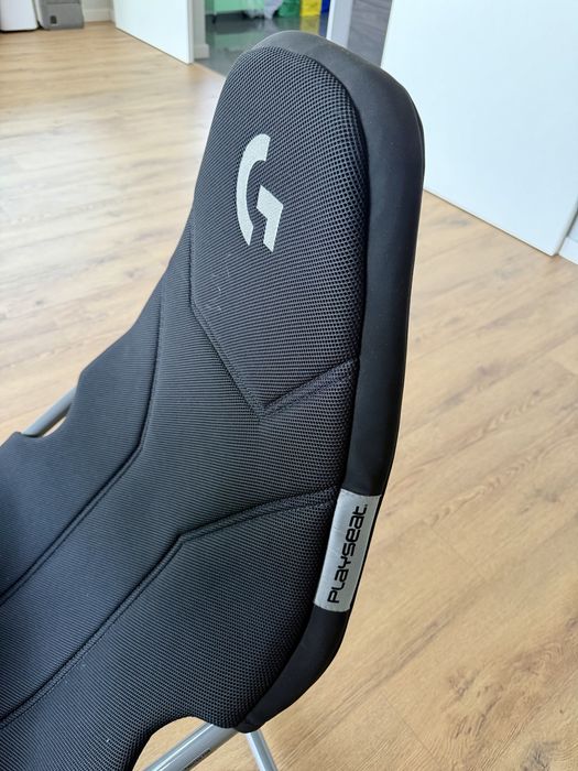 Cadeira gamer  Logitech como nova