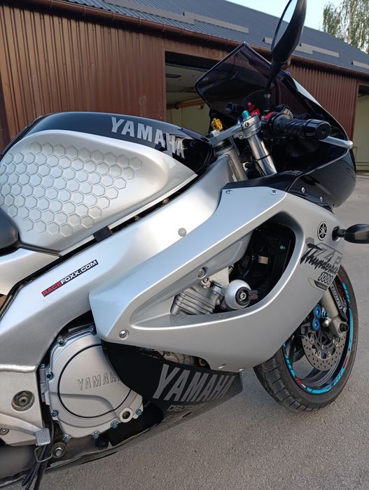 Yamaha YZF 1000r///