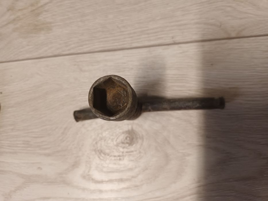 Ключи от винтовых самодельных замков