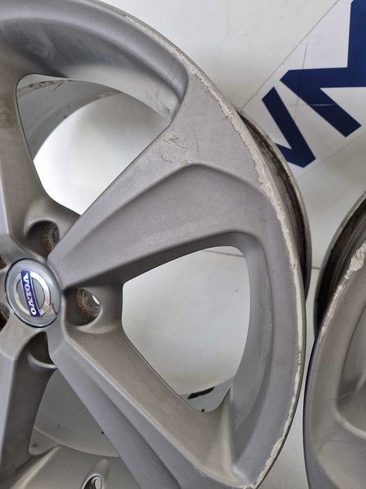 Koła felgi aluminiowe Volvo V40 II 7,5J ET52,5 17" 5x108
