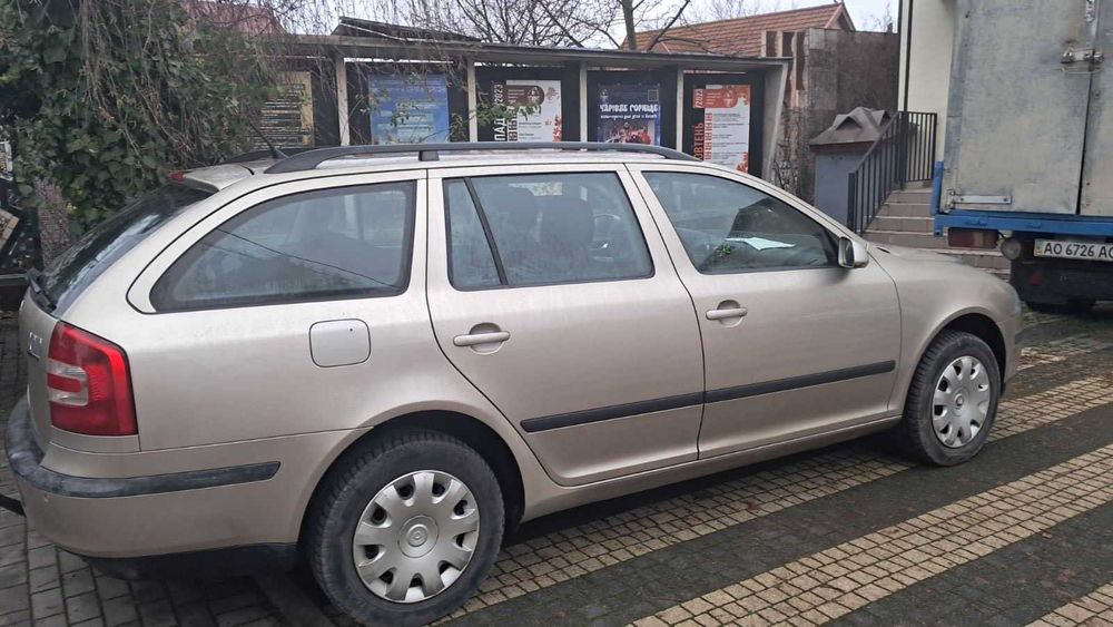 Skoda octavia А 5. 1,6 бензин