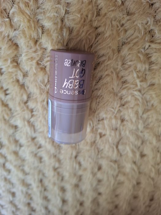 Esaence bronzer nowy