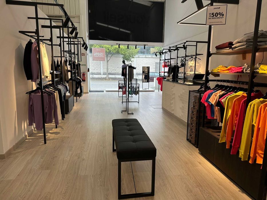 Mobiliário/decoração de loja de vestuário