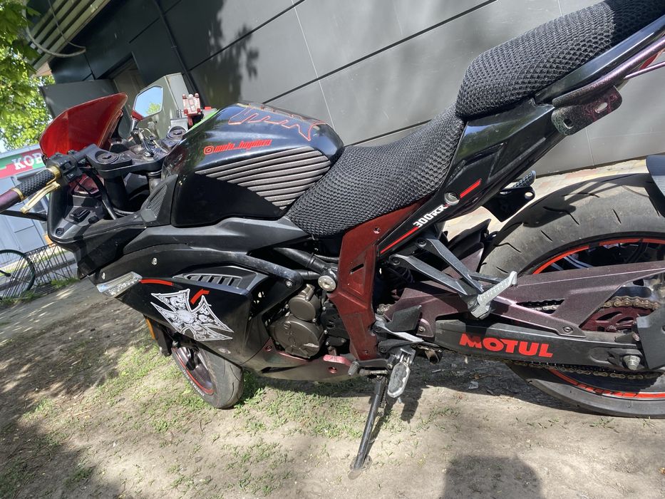 Voge 300rr продаж була скользачка