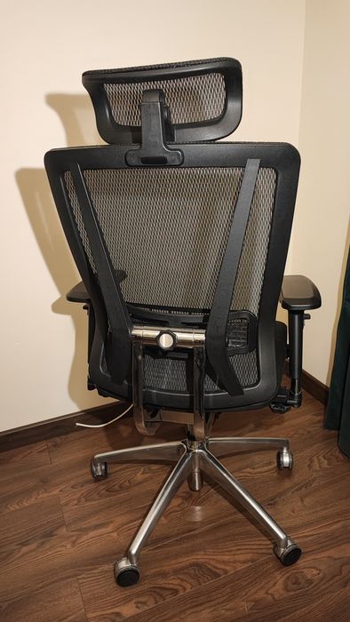 Ergonomiczny fotel biurowy premium – siatka mesh, zagłówek, pełna regulacja