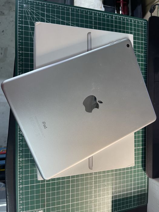 Apple iPad 32 GB 24.6 cm (9.7") Wi-Fi 5 (802.11ac) iOS 10 Silver