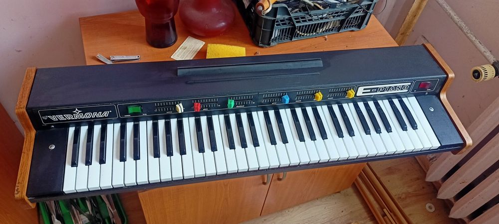 Instrument Vermona E piano