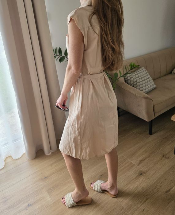 Sukienka zapinana midi S