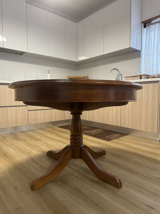 Mesa de jantar com cadeiras