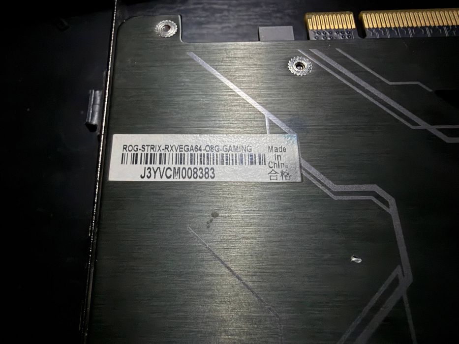 AMD Radeon RX Vega 64 asus ROG Strix