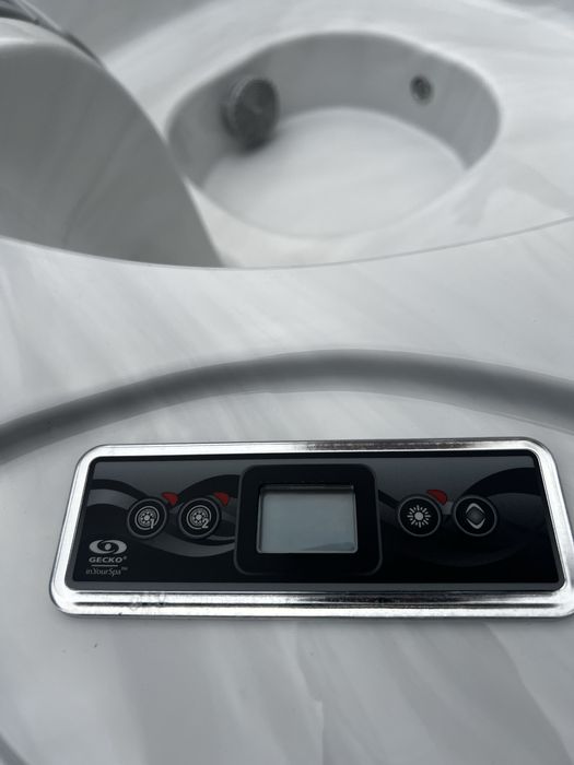 RLX SPA RS10 | Jacuzzi ogrodowe | Gecko | 4 osoby | 230 V