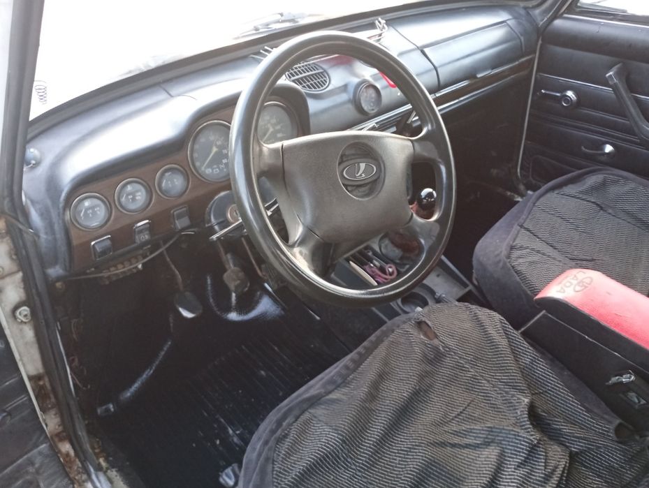 Автомобіль ВАЗ 2106