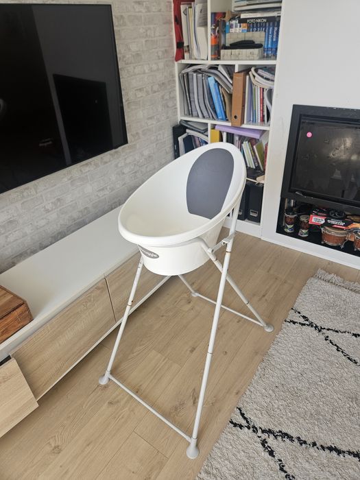 Banheira Shnuggle para bebé em ótimo estado