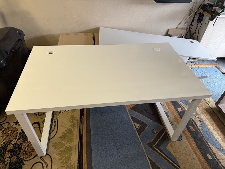 Biurko białe nogi metalowe 140x 80 używane