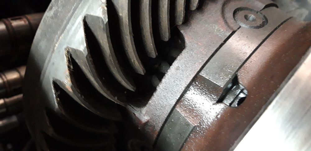 Atak most w skrzynia case mechanizm różnicowy tył