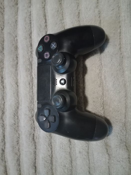 PS4 Slim 500GB + Jogos + Comando