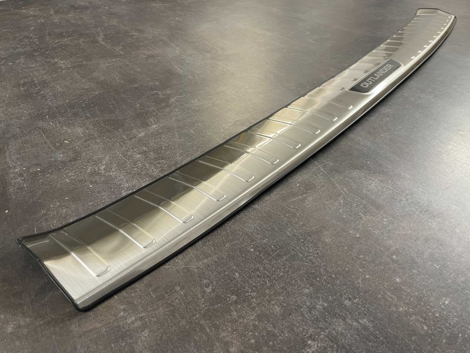 Mitsubishi Outlander 2013-2021 Накладка на задній бампер із загином