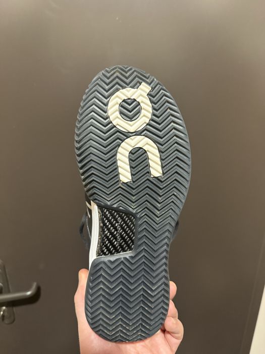 On cloud кросівки для тенісу