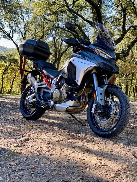 Ducati Multistrada V4S travel & radar