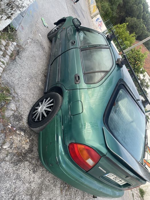 Honda Civic 1995 em bom estado – económico e fiável