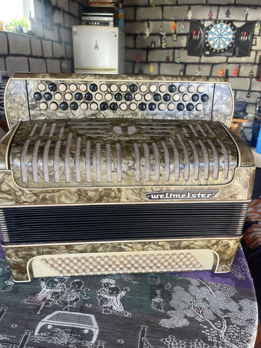 Баян Weltmeister