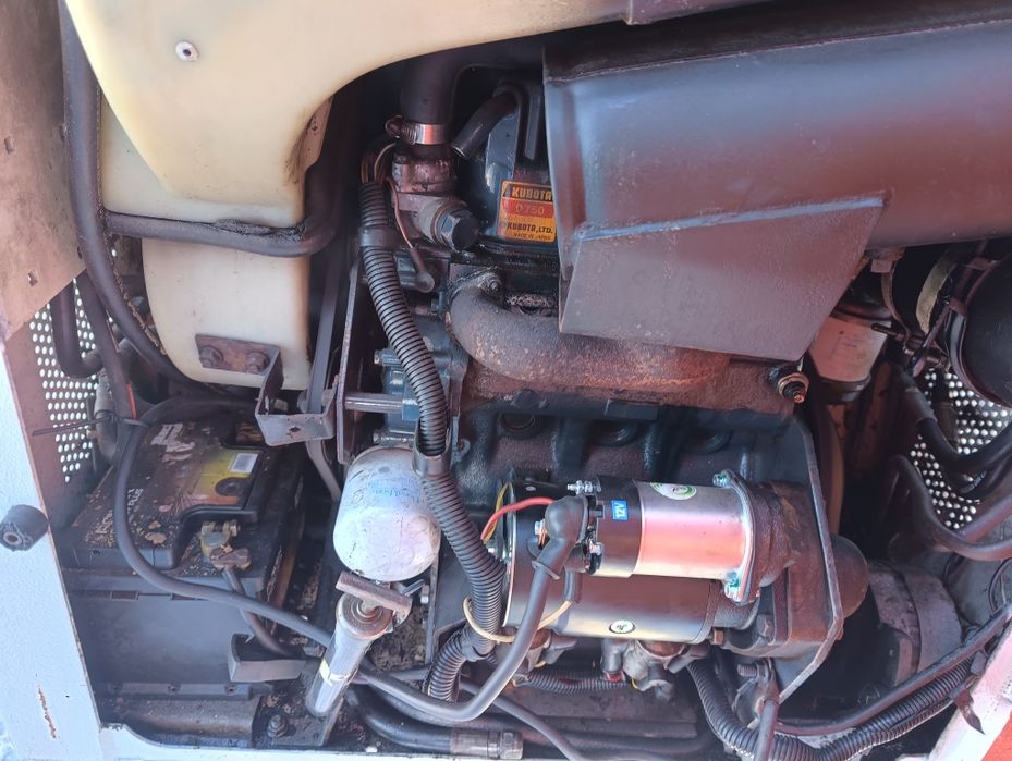 Bobcat 443 mała zwinna Kubota 105 cm mini ładowarka burtowa