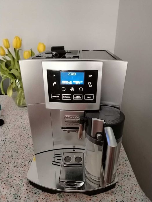 Кавоварка/кофемашина з Німеччини Delonghi Perfecra 5600