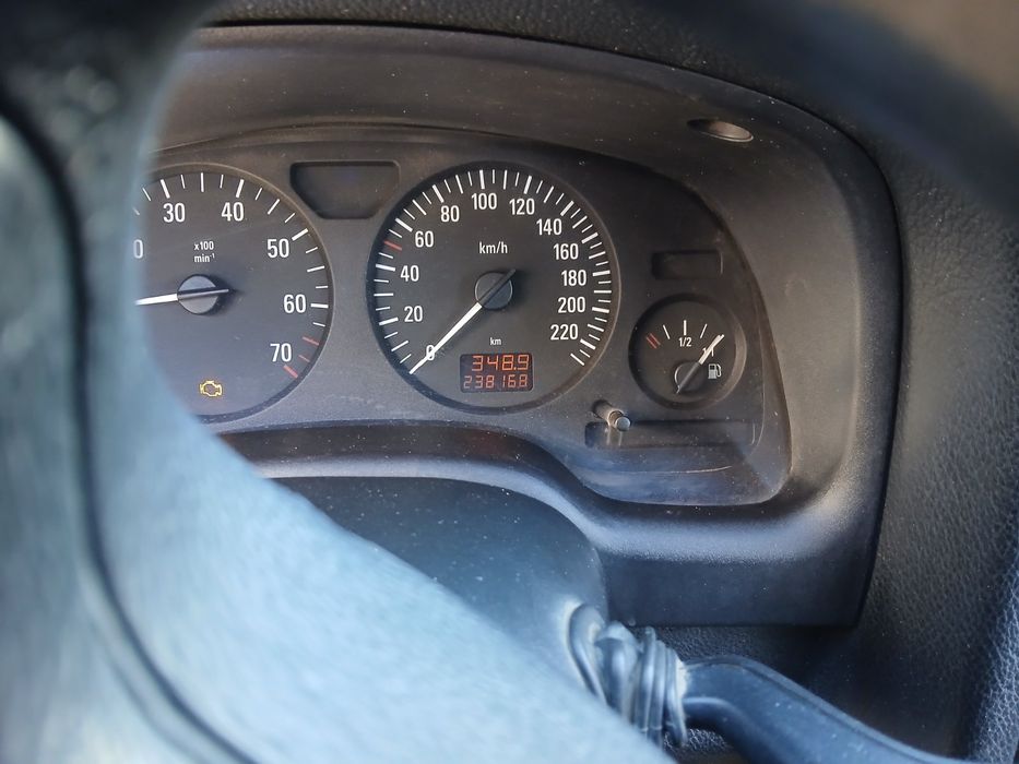 Опель астра 1.4 газ один власник