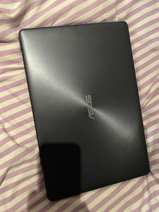 Продам ноутбук легенький тоненький