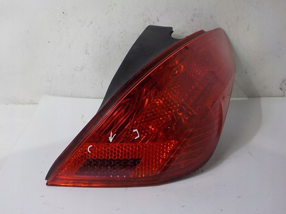 PEUGEOT 308 HB LIFT LAMPA PRAWA TYŁ TYLNA UK 964628807XT