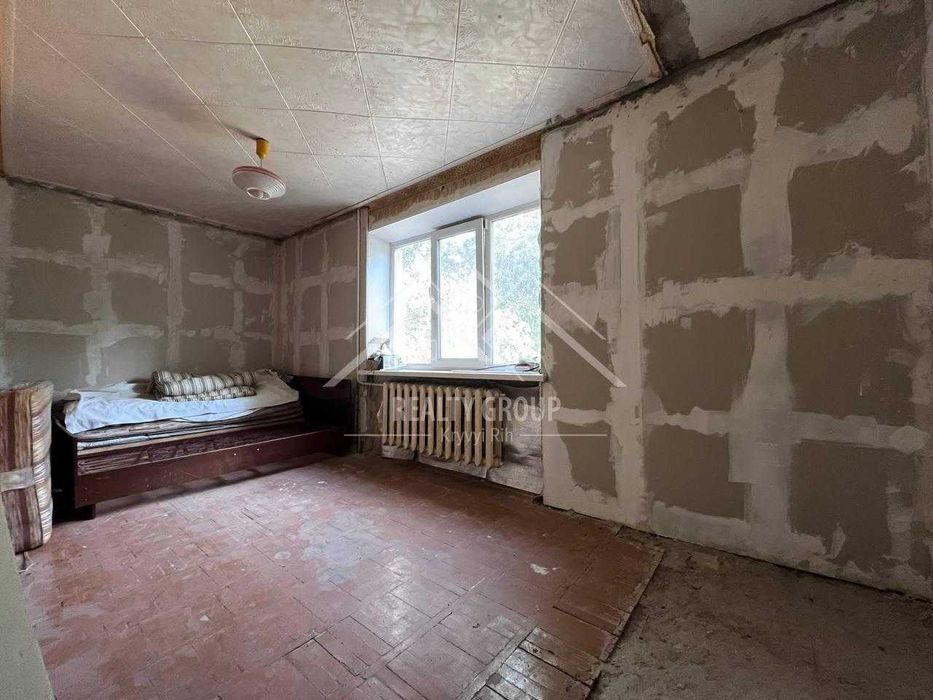 Продаж 2к квартири під ремонт на Курчатова