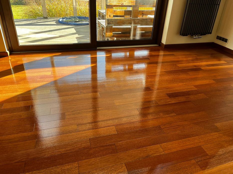 Cyklinowanie bezpyłowe, renowacja schodów, olejowanie, lakiery, kleje