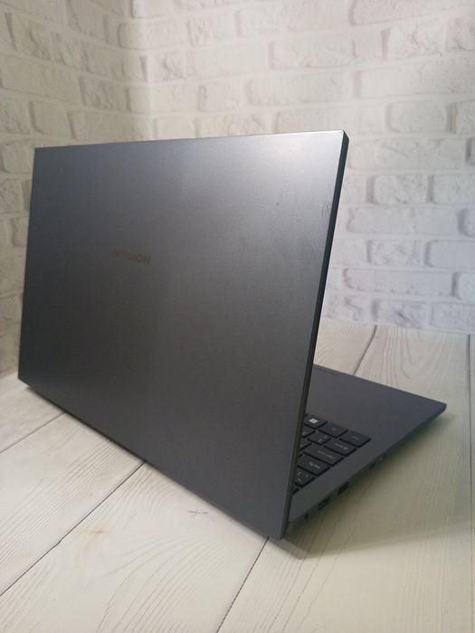Ноутбук Medion Akoya E15423 i5-1155G7 8Gb DDR4