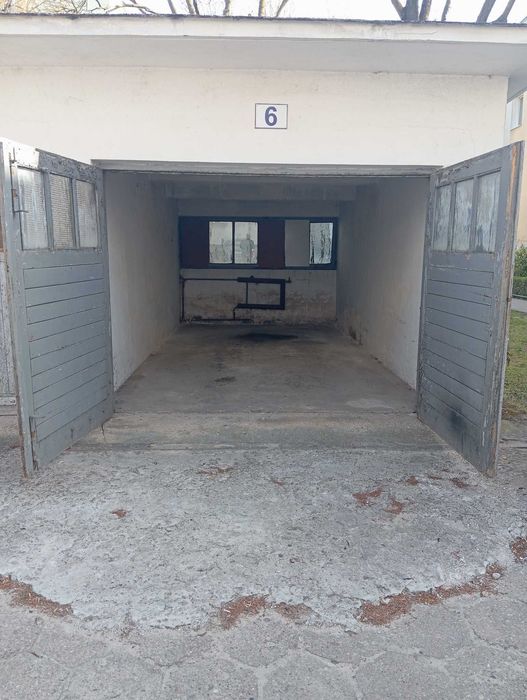 nieruchomość garaż