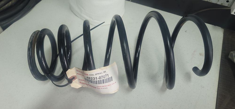 Пружина Toyota 48231 07071
