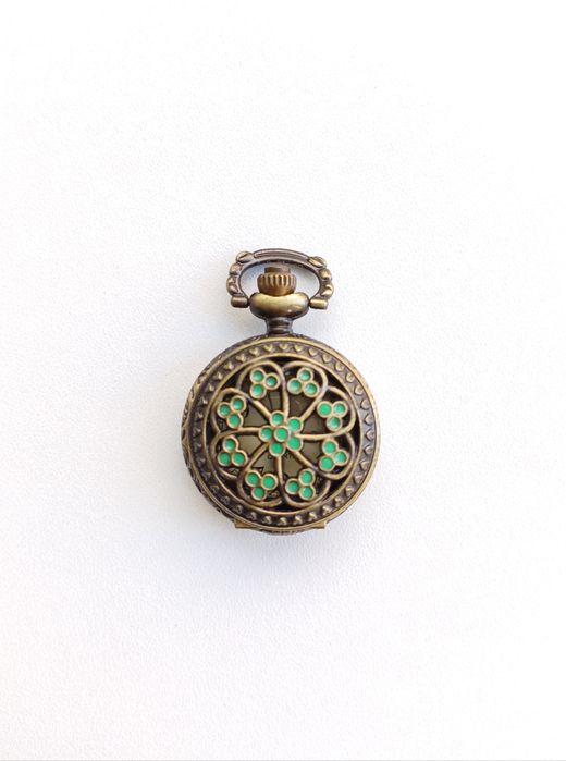 Mini relógio de bolso da Bijou Brigitte, de estilo vintage
