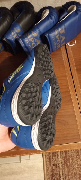 Бутци для дорослих