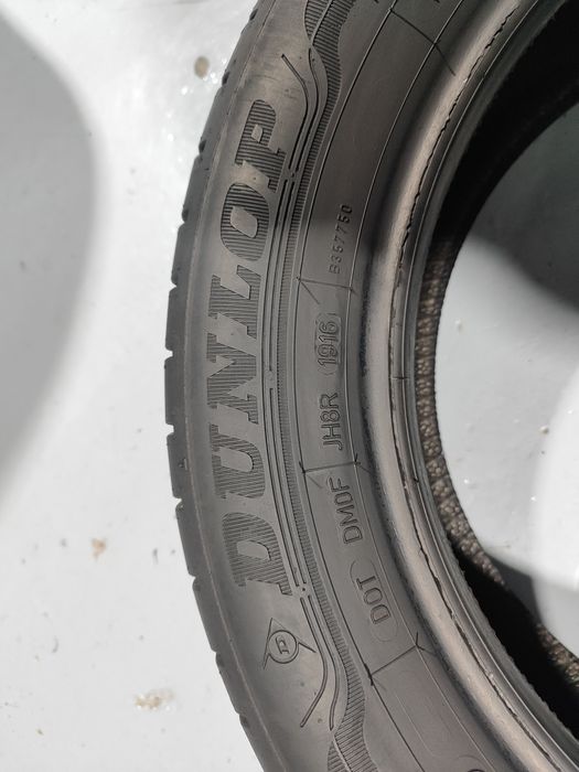 2 pneus semi novos 205-55R16 Dunlop - Oferta dos portes