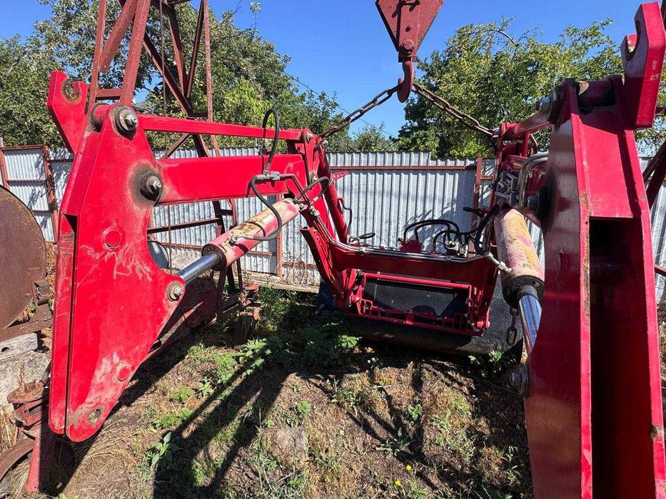 Фронтальний навантажувач PGF-1600 Червона Зірка