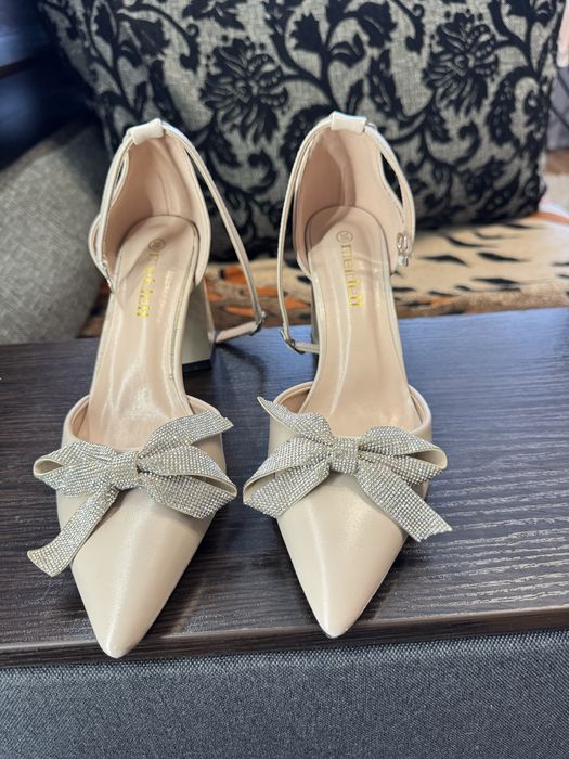 Туфельки з блискітками на бантику