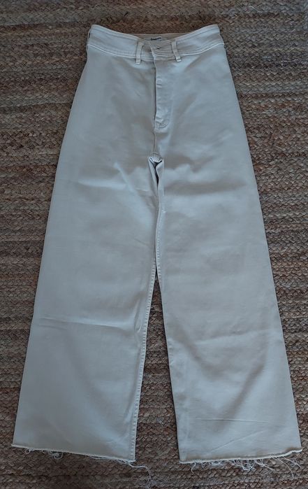 Calças bejes Stradivarius