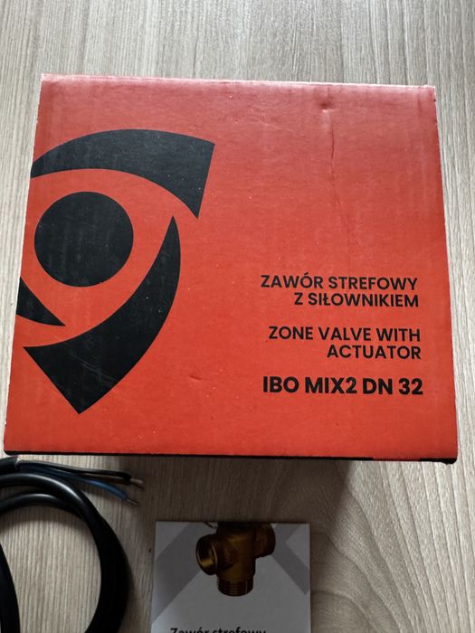 Zawór strefowy z silownikiem IBO MIX2 DN 32.