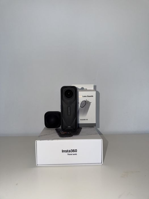 Insta360 X5  + Seguro + Premium lens guards + Stick